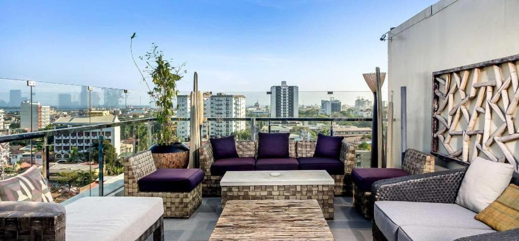 Azia Suites And Residences Cebu Exterior photo