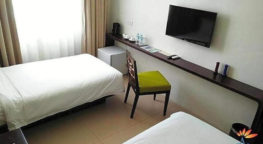 Azia Suites And Residences Cebu Exterior photo